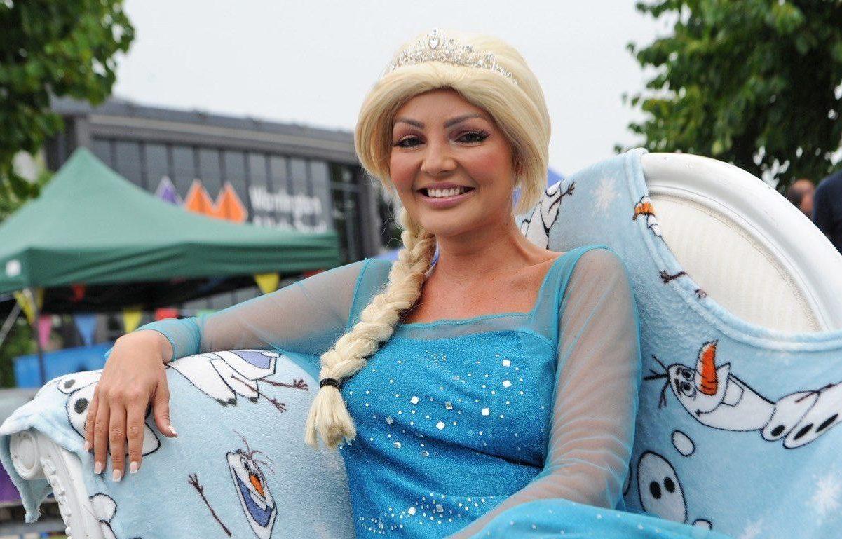 Melissa Woods as Princess Elsa